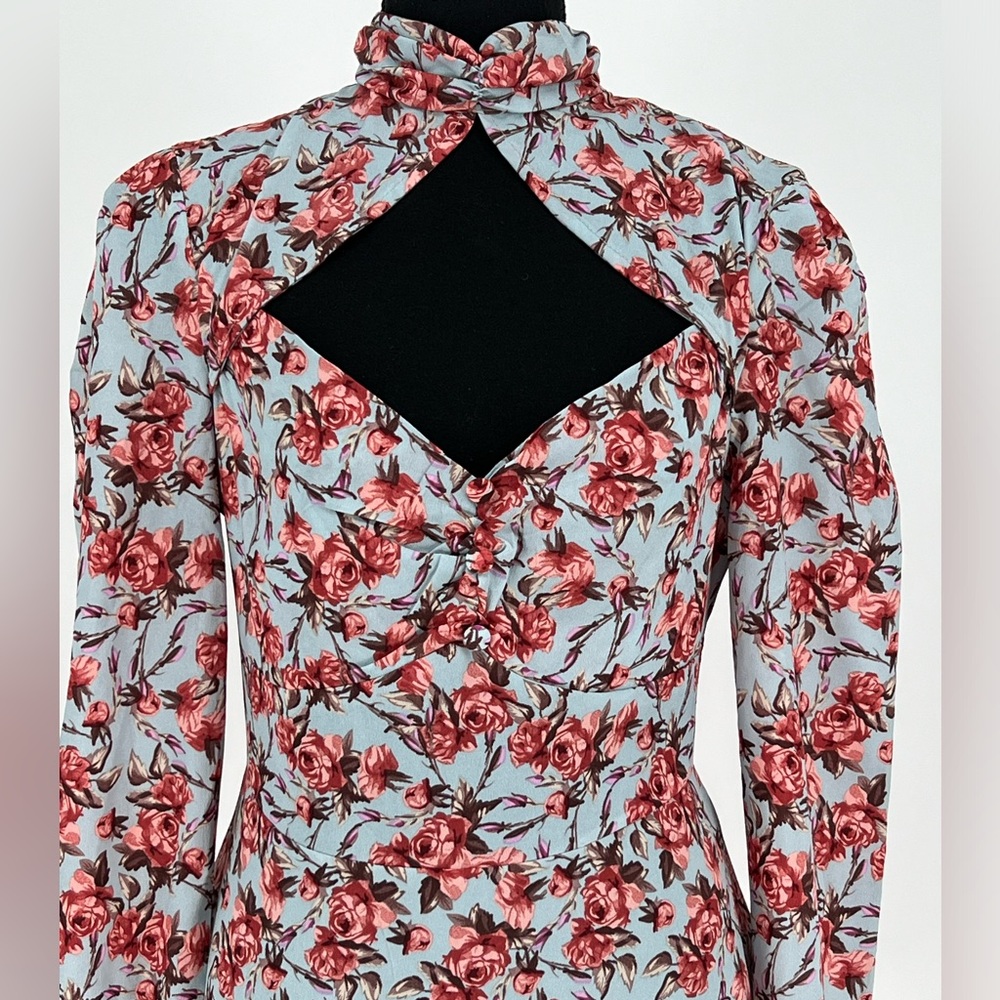 BOOHOO KEYHOLE DRESS‎ - Picture 2 of 14